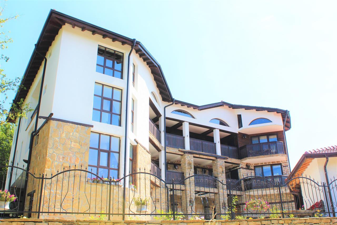 Hotel Sokay Trjavna Buitenkant foto