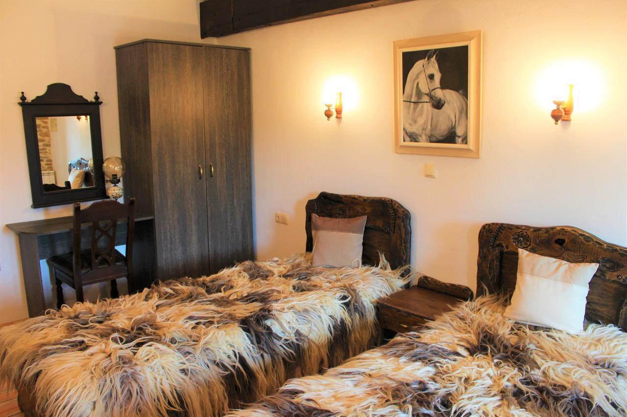 Hotel Sokay Trjavna Buitenkant foto