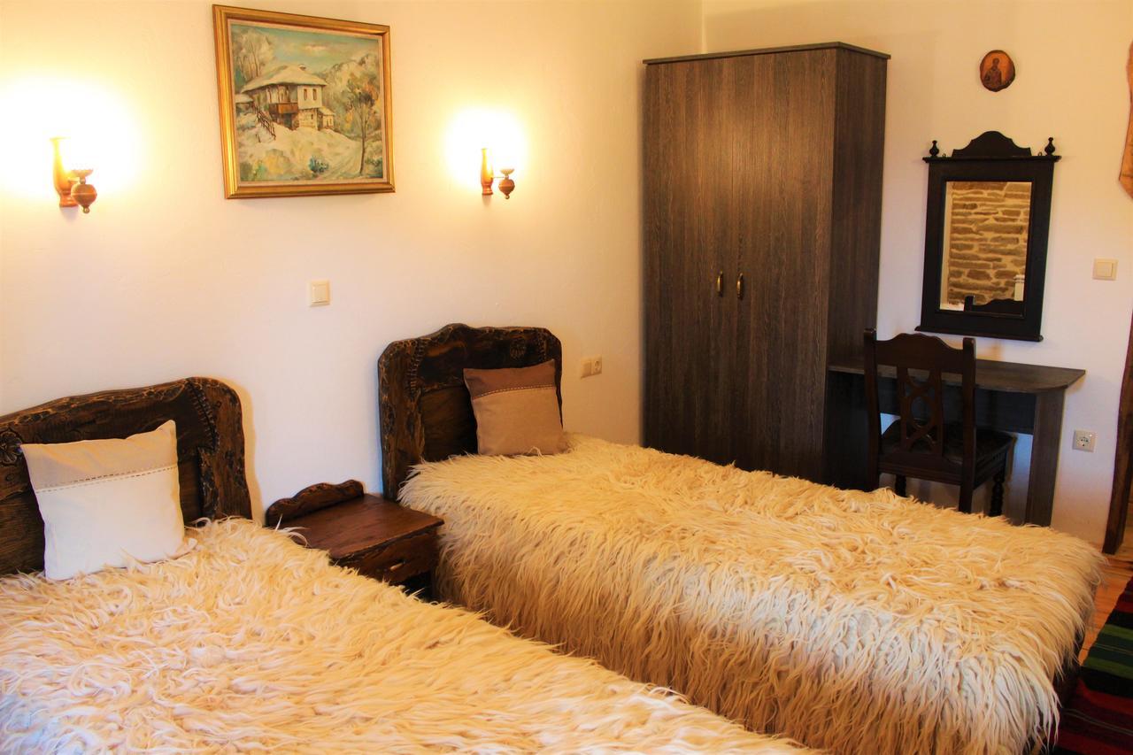 Hotel Sokay Trjavna Buitenkant foto