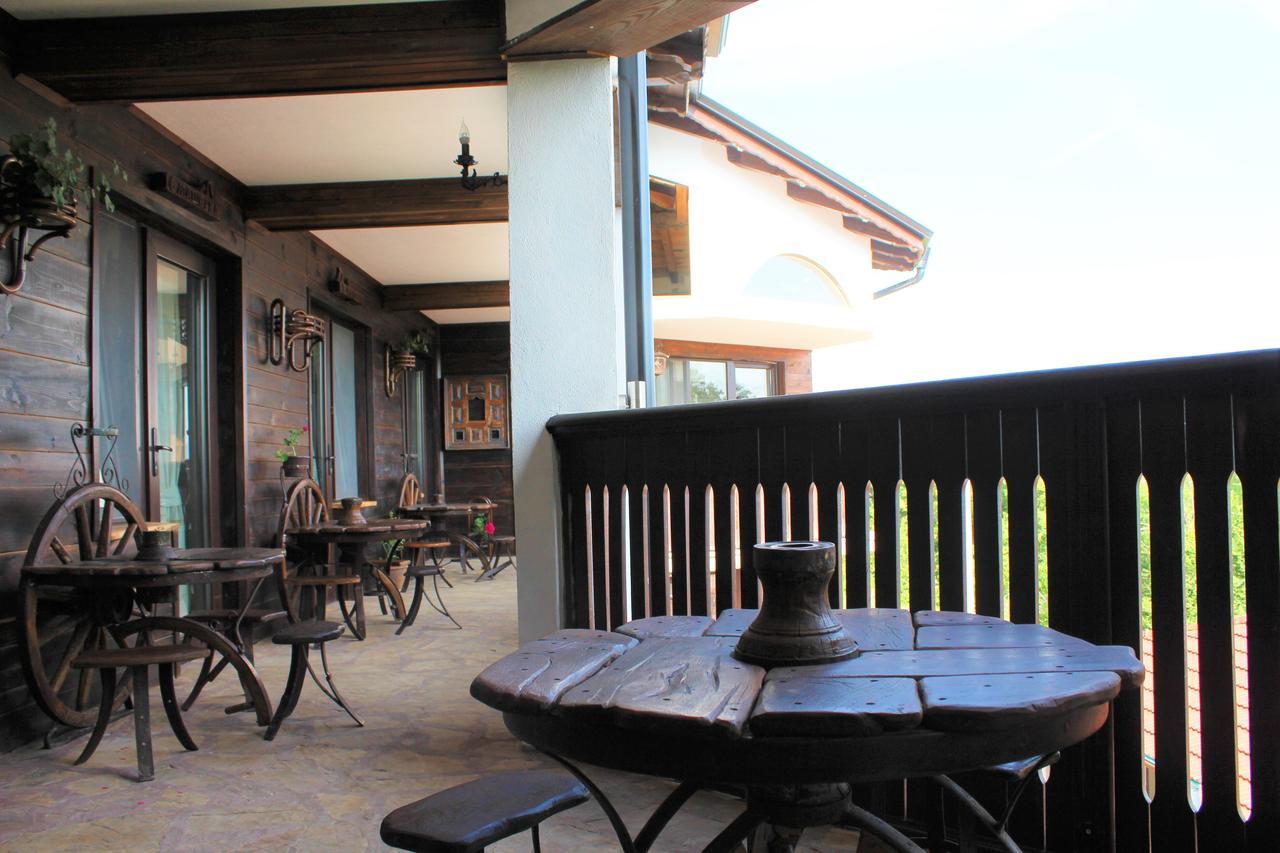 Hotel Sokay Trjavna Buitenkant foto