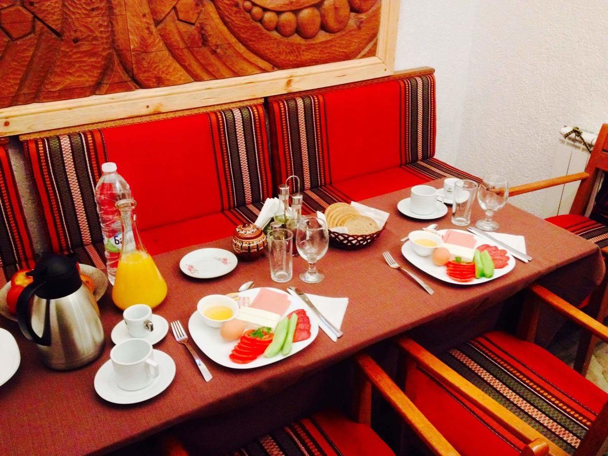 Hotel Sokay Trjavna Buitenkant foto